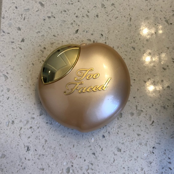 Too Faced Peach Frost Melting Powder Highlighter - Picture 1 of 4